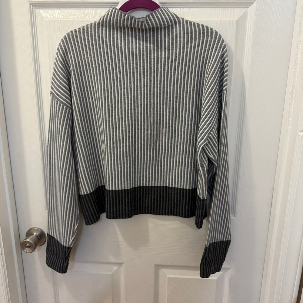 Tahari Women XL Striped Mock Neck Sweater Gray White Stretch‎ Soft - Picture 5 of 10